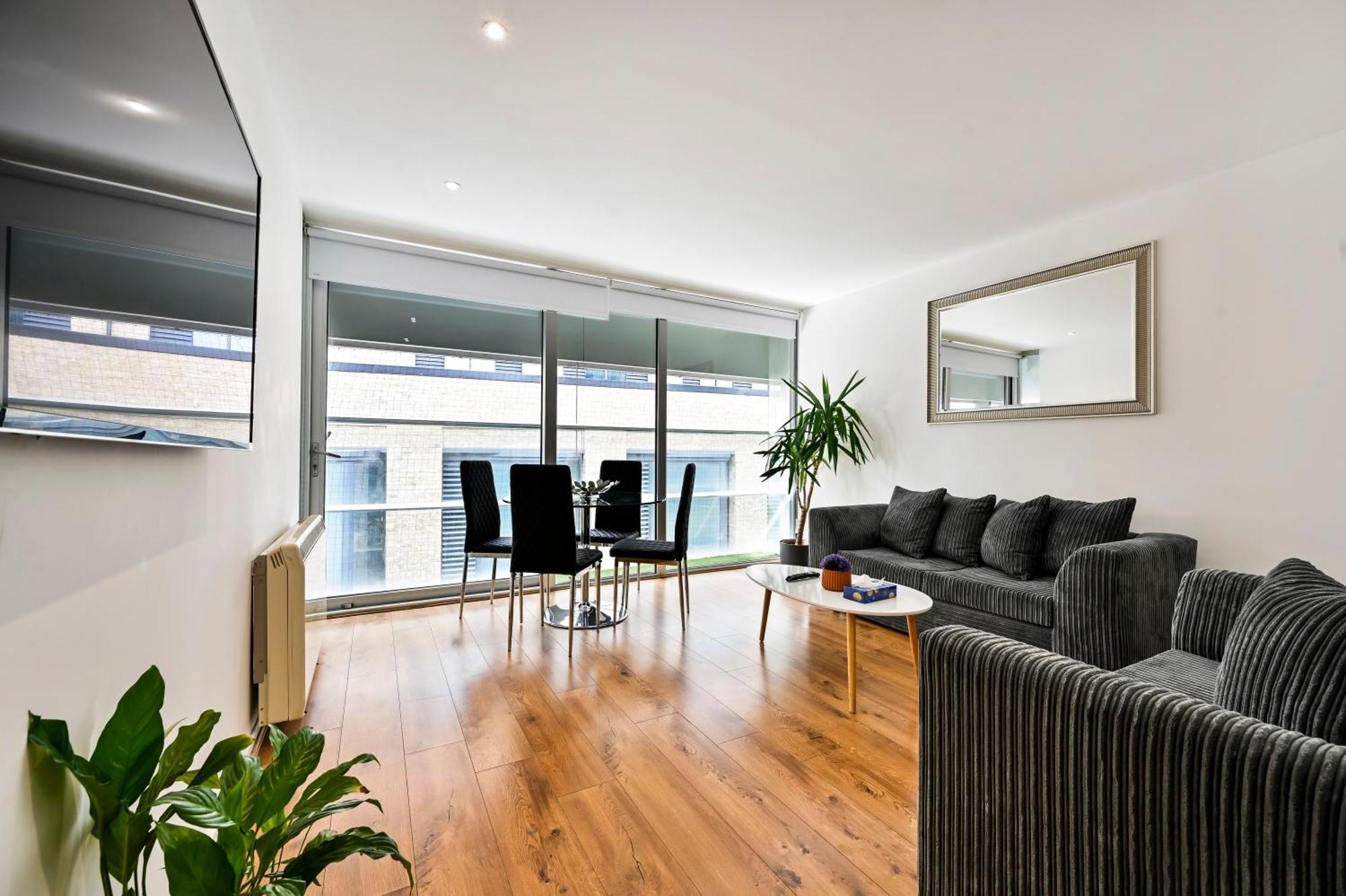 Lovely 2-Bed, Sleeps 6, Near Stratford Station & Abba Voyage, London Exterior photo